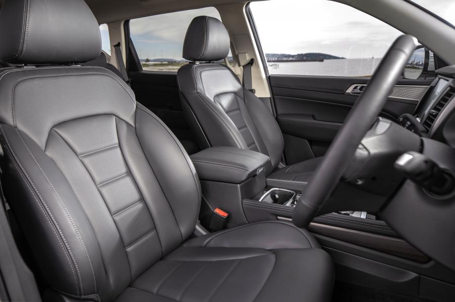 Интерьер SsangYong Rexton ICE (Y400) 2019 года  (UK) (фото 26 из 26)
